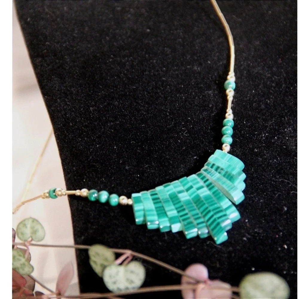 Malachite Green 14k Gold Filled Fan Tab Necklace‎ 15 Inch Graduated Bead